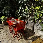 Avec Jardin Sud Proche Bord De アパート