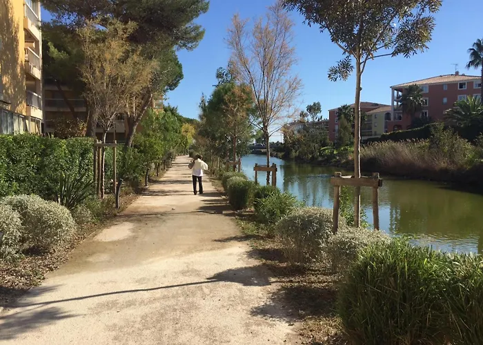 Διαμέρισμα Avec Jardin Sud Proche Bord De *